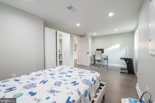 820 Malibu Dr, Silver Spring MD  20901-3648 exterior