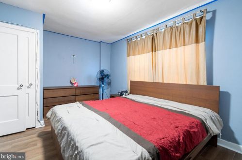 5411 Erdrick St, Philadelphia PA 19135-1013 exterior