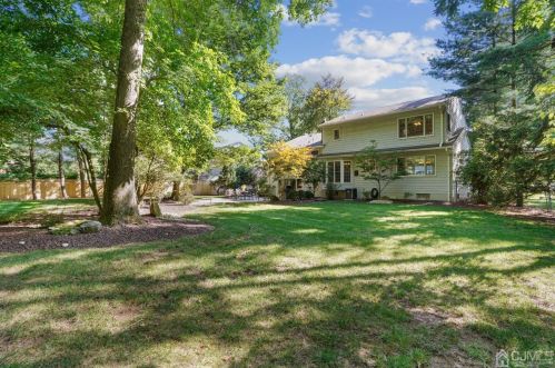 29 Clive Hills Rd, Edison NJ 08820-3657 exterior