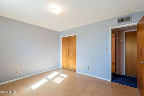 1221 Cinnabar Ave, Phoenix AZ 85020-1816 exterior