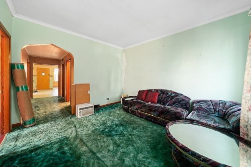 8417 Brandon Ave, Chicago IL 60617-4457 exterior