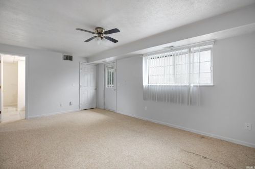 5103 Jenny Ln, Mishawaka, IN 46545-1359