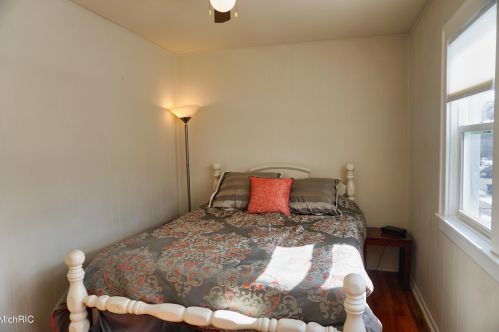 1001 Ardmore, Grand Rapids MI 49507-2710 exterior