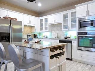 2107 Clark St, Dallas TX  75204-2701 exterior