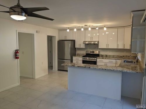 35 Wight Pl, Tenafly NJ  07670-1656 exterior