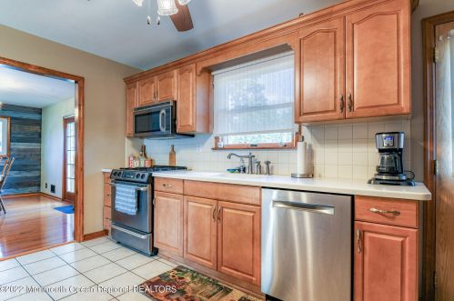 26 Laurelton Ave, Jackson Twp NJ  08527-2437 exterior