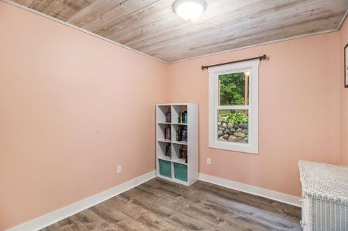 1480 Manitou Ln, Middlevle MI 49333-8305 exterior