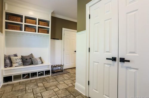 279 North St, Ridgefield CT  06877-2512 exterior