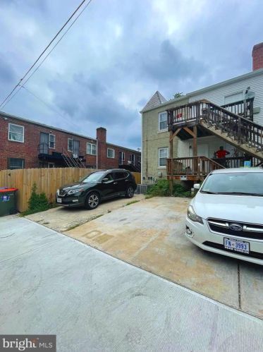 330 Delafield Pl, Washington, DC 20011-4195