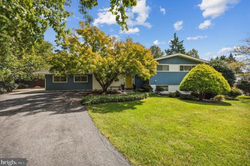 11611 Karen Dr, Rockville, MD 20854-3153