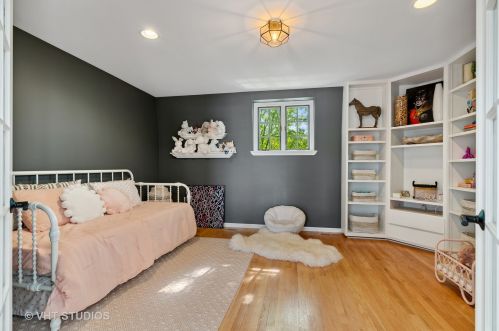 2666 Southport Ave, Chicago IL  60614-1228 exterior