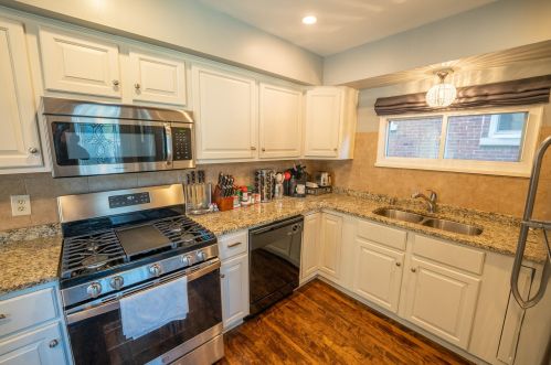 3495 Frederick Ave, Milwaukee WI 53211-2902 exterior