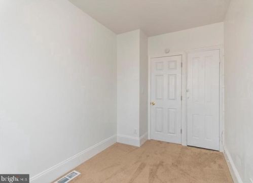 2037 9 St, Philadelphia PA 19122-1305 exterior