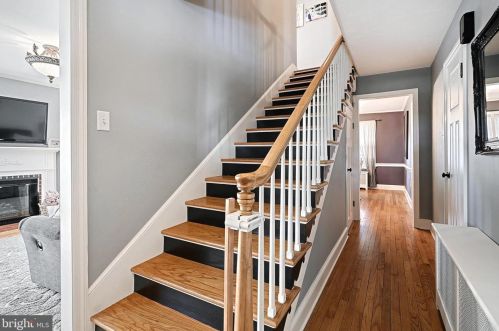 68 Maple Ave, Littlestown PA 17340-1312 exterior