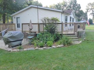 24924 Point Dr, Mattawan, MI 49071-9349