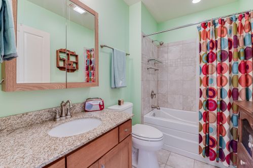 822 Hamilton St, Milwaukee WI 53202-1607 exterior