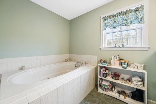 30 Max Ln, Concord NH 03301-8629 exterior