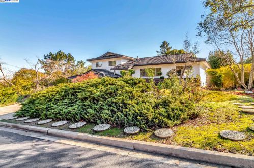 2850 Madeira Way, Concord CA  94523-2023 exterior