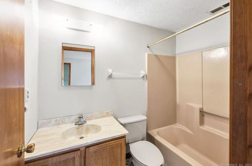 10 Pheasant Run, Windsor CT 06095-1549 exterior