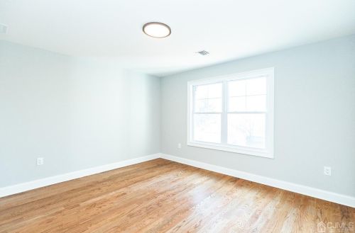 20 Linden Ave, Edison NJ 08817-3208 exterior