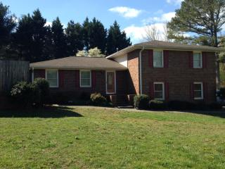 130 Stone Haven Dr, Calhoun, GA 30701-2054