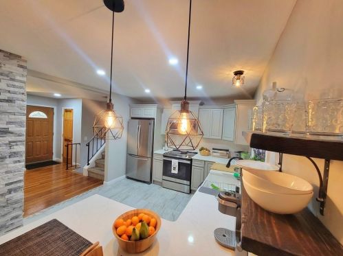 1330 Atwood Ave, Providence RI  02919-4903 exterior