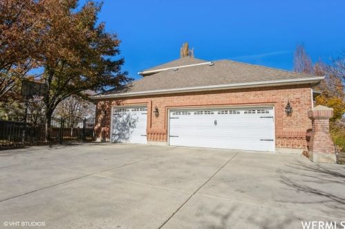 10664 Trailridge Cir, Sandy UT 84092-4758 exterior