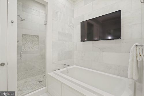 420 3rd St, Washington DC  20003-1930 exterior