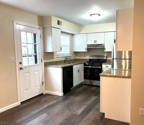 165 Riva Dr, Hackettstown NJ  07840-3727 exterior