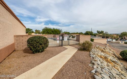 1555 Paseo Ln Tinaja, Green Valley AZ 85614-3986 exterior