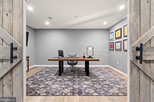 23073 Creighton Farms Dr, Leesburg VA 20175-6491 exterior