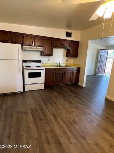 3020 Presidio Rd, Tucson AZ  85716-1549 exterior