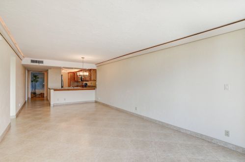 13 Royal Palm Way, Boca Raton FL  33432-8762 exterior