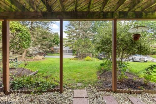 62 Goldfinch Dr, Hackettstown NJ 07840-3008 exterior