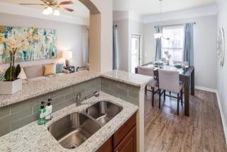 60 Perimeter Center Pl, Atlanta GA  30346-4222 exterior