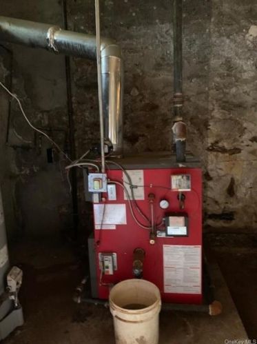 1243 Wheeler Ave, Bronx NY 10472-2391 exterior