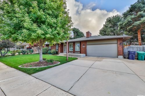 1768 Abbedale Ln, Sandy UT 84092-3723 exterior