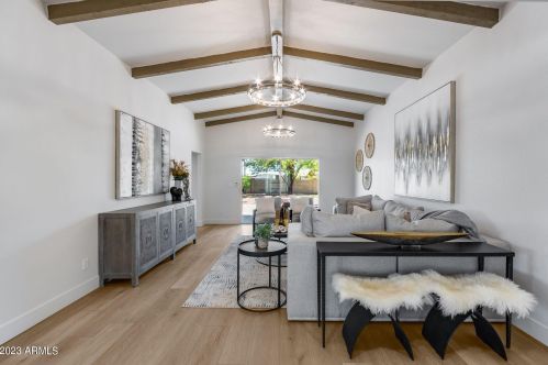 11617 37th Pl, Phoenix AZ  85028-2130 exterior