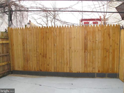 2414 13 St, Philadelphia PA 19133-1128 exterior