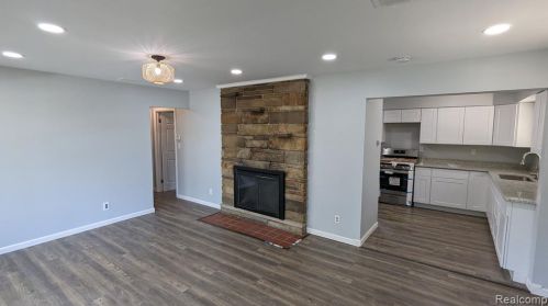 32360 Donnelly St, Garden City MI  48135-3207 exterior