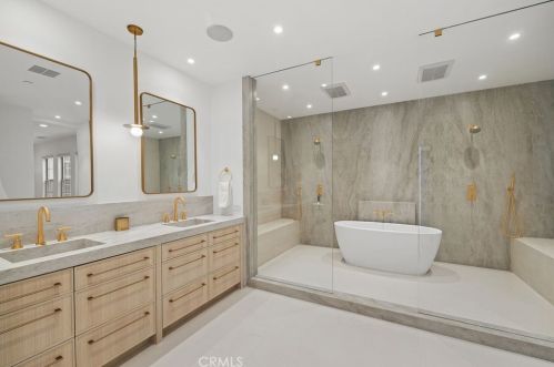 10464 Caribou Way, Tustin CA  92782-1470 exterior