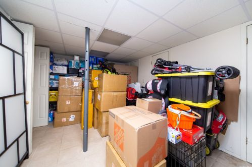 98 Franklin Ave, Valley Stream NY  11580-6100 exterior