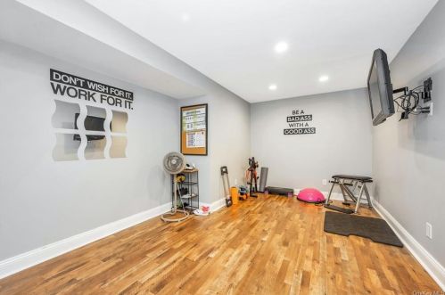 23 Carleton Ave, Briarcliff NY 10510-1723 exterior