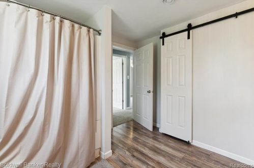 1787 Sashabaw Rd, Brandon MI  48462-9163 exterior