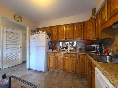 28 Silo Ln, Middletown NY 10940-2603 exterior