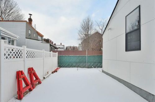 120 Banner Way, Pittsburgh PA  15201-3141 exterior