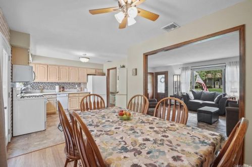 24 Tamarack Hl Dr, Poughkeepsie NY 12603-1112 exterior