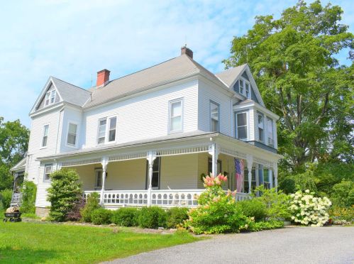 18 Overlook Rd, Poughkeepsie, NY 12603-2008