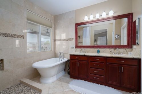 44374 Nighthawk Pass, Temecula CA 92592-1315 exterior