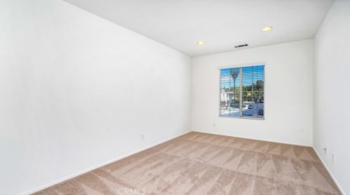 2940 Nau Ave, Tustin CA 92782-3377 exterior